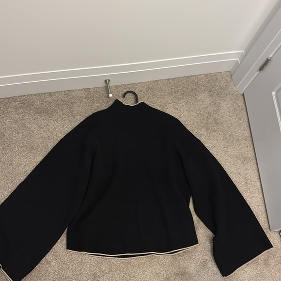 Max Studio London Elegant Black Sweater Sz Medium - Picture 7 of 12